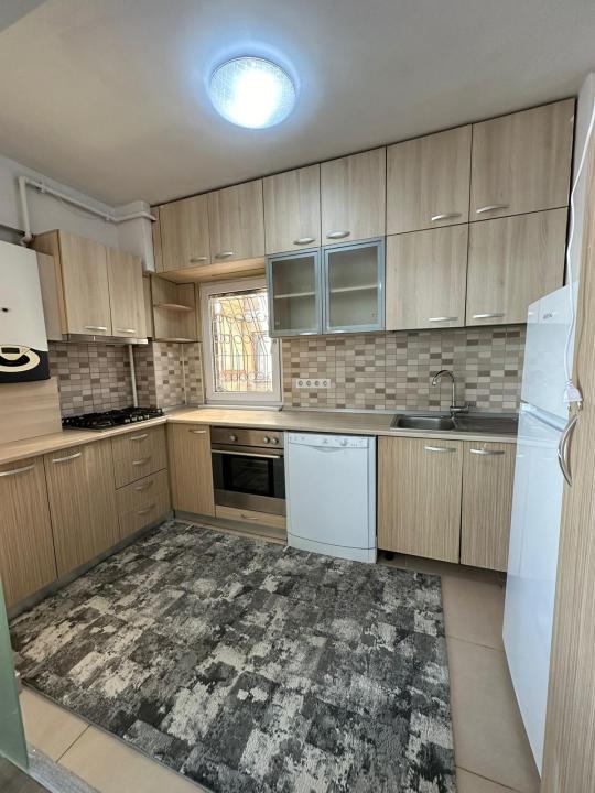 Apartament 4 camere cu centrala proprie in zona Lujerului, Militari