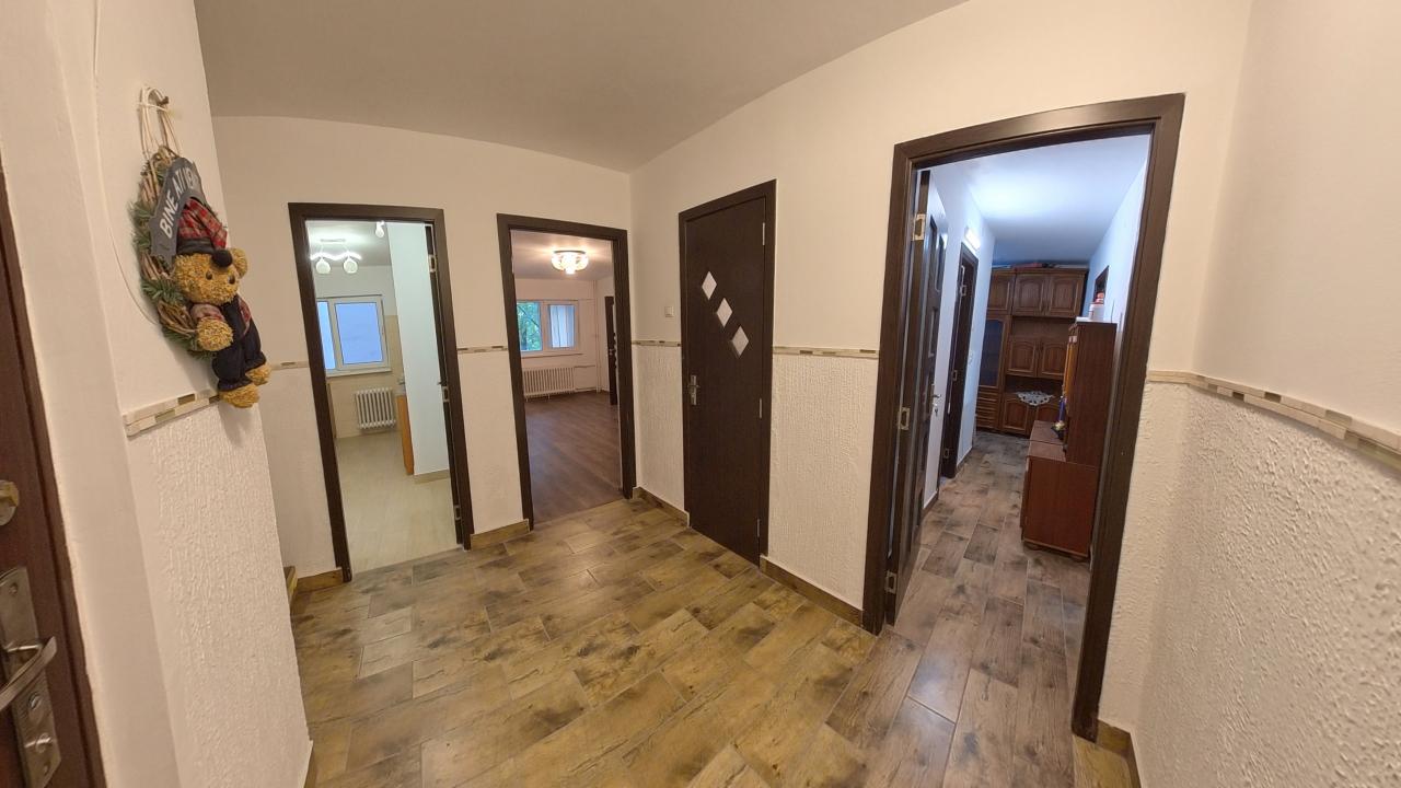 Apartament 4 camere nemobilat bloc anvelopat Gorjului, Militari