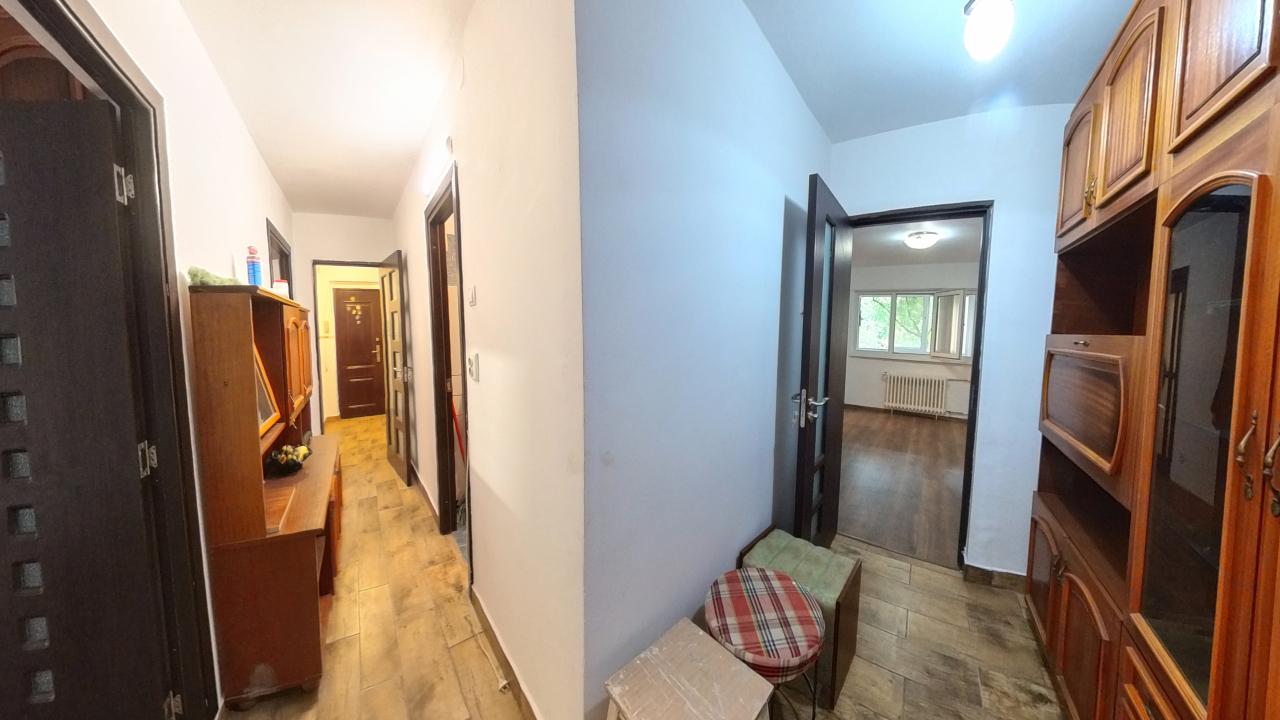 Apartament 4 camere nemobilat bloc anvelopat Gorjului, Militari