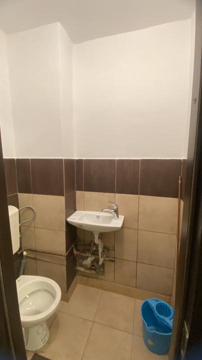 Apartament 4 camere nemobilat bloc anvelopat Gorjului, Militari