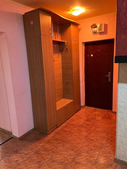 Apartament cu 3 camere