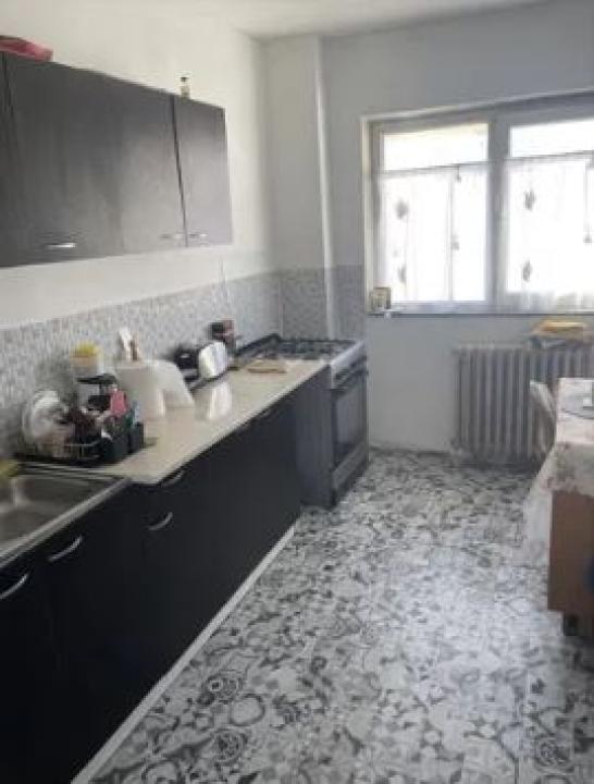 Apartament 4 camere Turda / Regina Maria