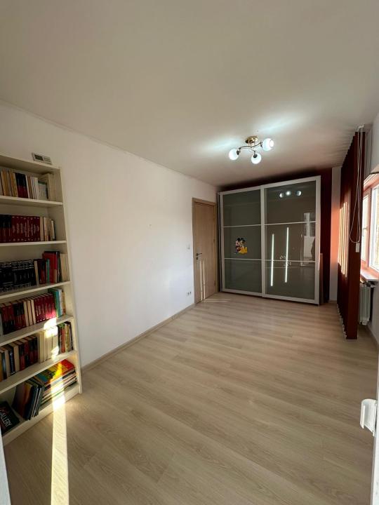 Apartament 4 camere cu centrala proprie in zona Lujerului, Militari