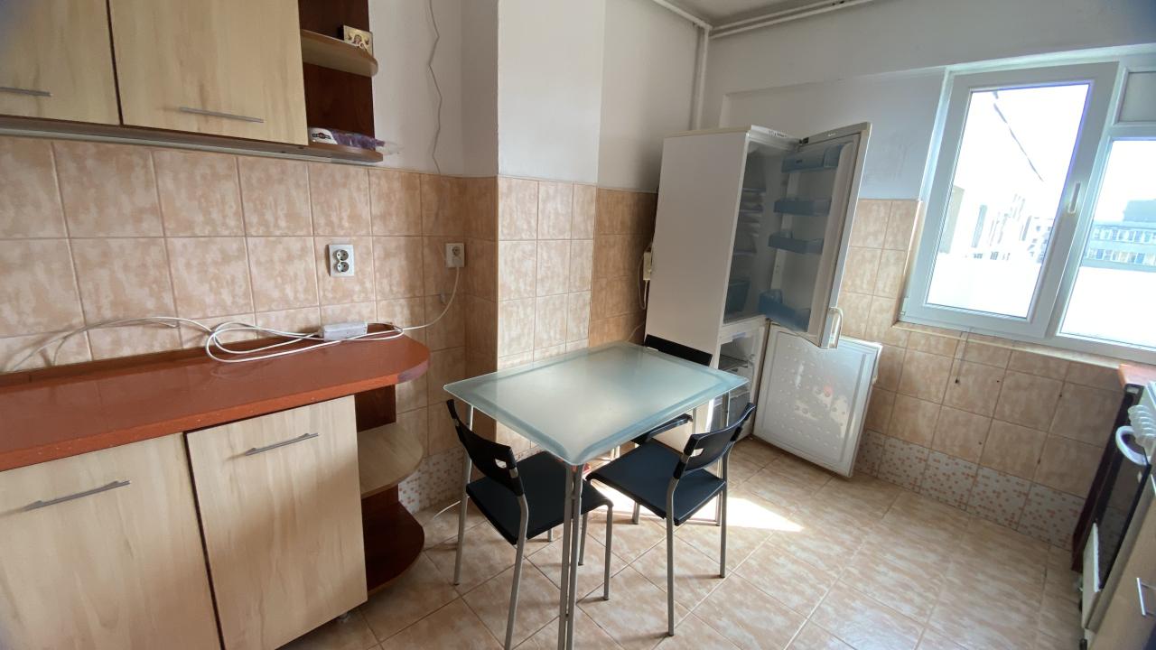 Apartament 3 camere decomandat langa metrou Gorjului, Militari