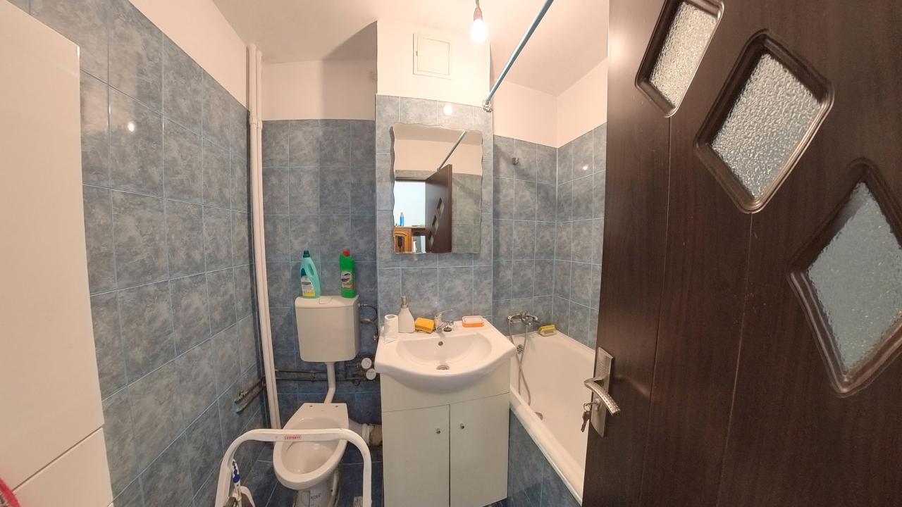 Apartament 4 camere nemobilat bloc anvelopat Gorjului, Militari