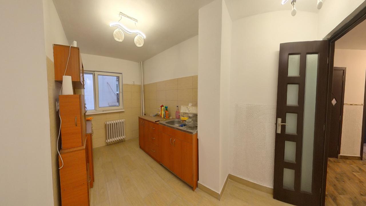 Apartament 4 camere nemobilat bloc anvelopat Gorjului, Militari