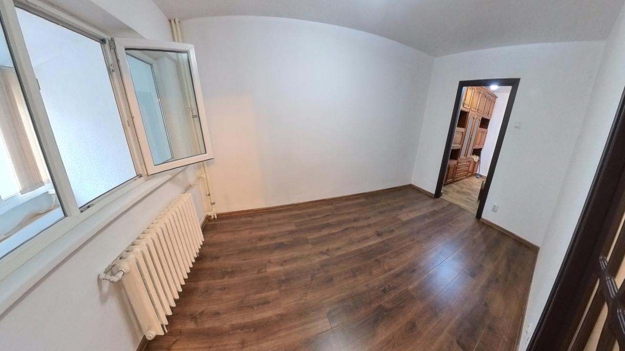 Apartament 4 camere nemobilat bloc anvelopat Gorjului, Militari