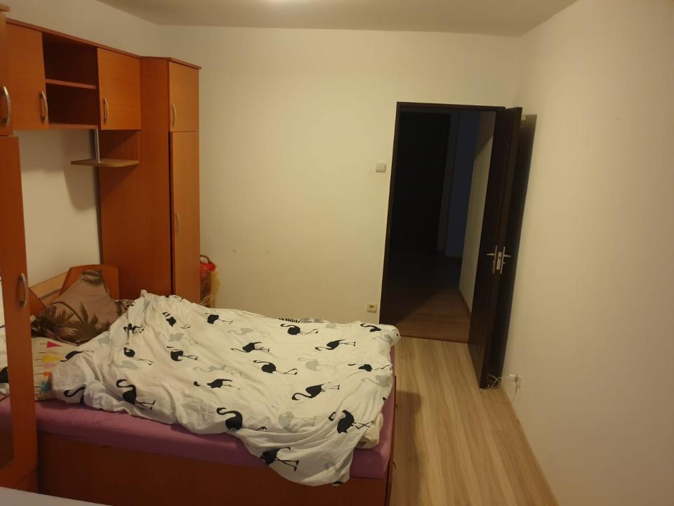 Apartament 4 camere renovat in bloc anvelopat, Lujerului, Militari