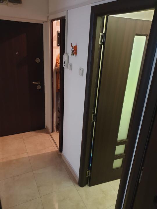 Apartament 4 camere renovat in bloc anvelopat, Lujerului, Militari