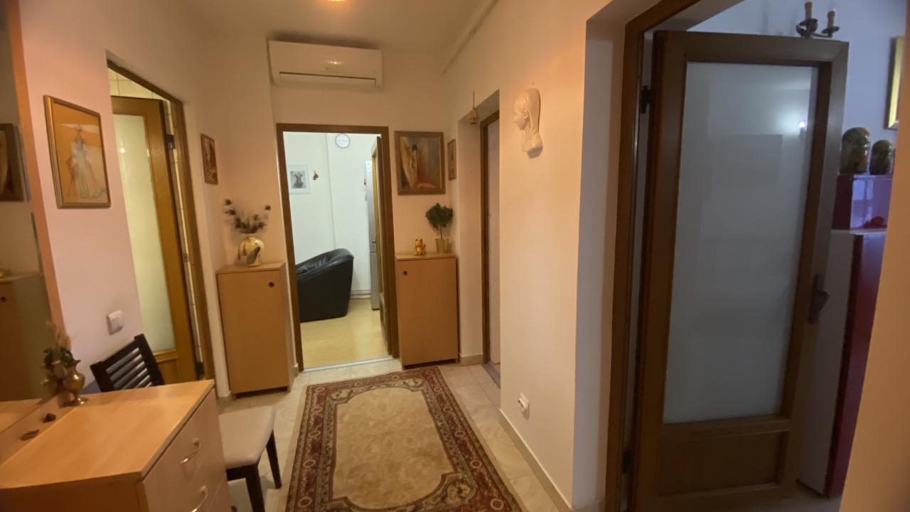 Apartament 2 camere cu centrala proprie in zona Titulescu