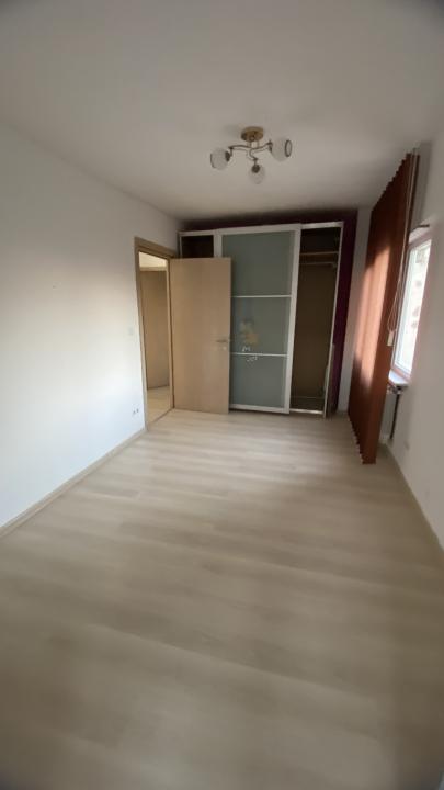 Apartament 4 camere cu centrala proprie in zona Lujerului, Militari