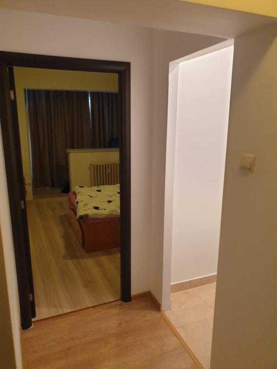 Apartament 4 camere renovat in bloc anvelopat, Lujerului, Militari