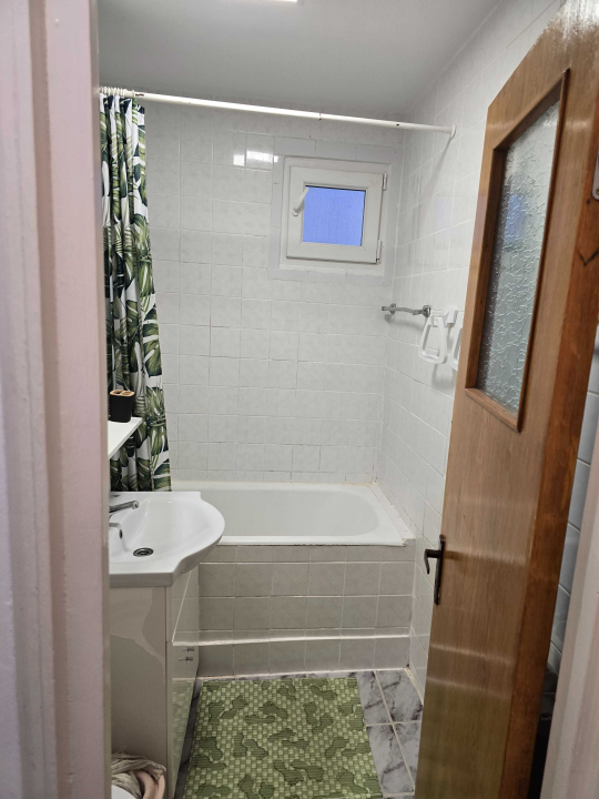 Apartament 2 camere in bloc anvelopat langa metrou Favorit