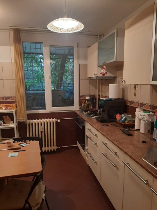 Apartament 3 camere in bloc 1978 langa Parcul Drumul Taberei