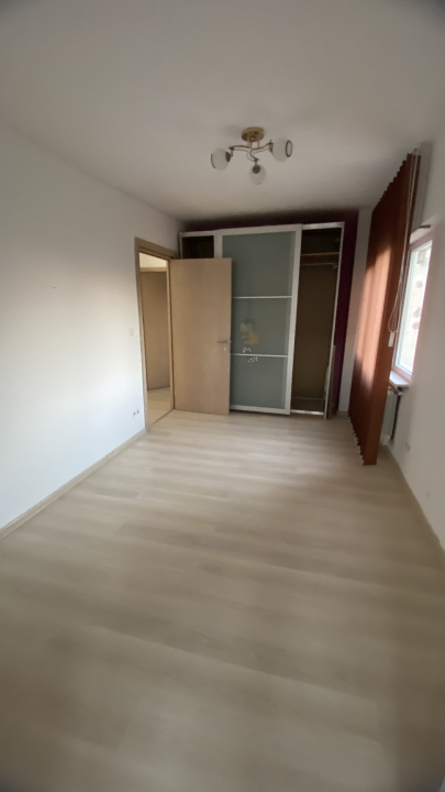 Apartament 4 camere cu centrala proprie in zona Lujerului, Militari