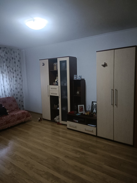 Apartament 2 camere in bloc 1980 langa Piata Gorjului, Militari