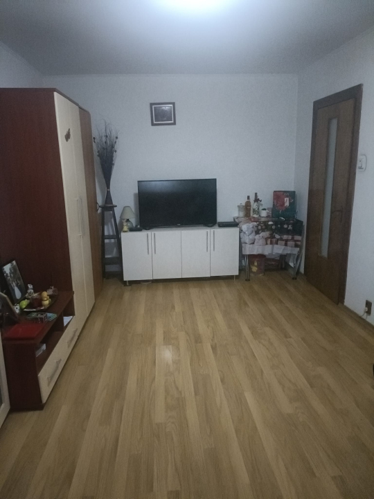 Apartament 2 camere in bloc 1980 langa Piata Gorjului, Militari