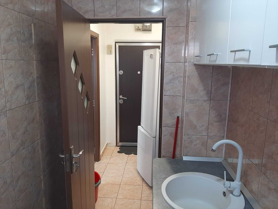 Apartament 2 camere închiriere Drumul Taberei (Lângă frigocom)