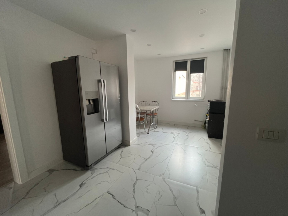 Apartament 3 camere renovat Titan / 1 Decembrie