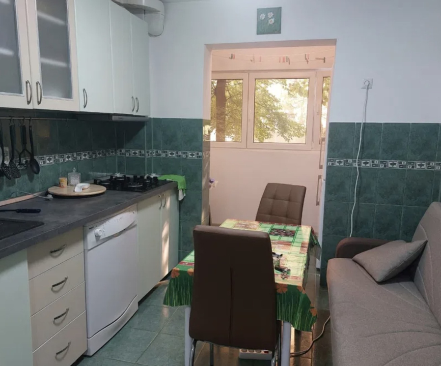 Apartament 2 camere renovat 1983 Bd Chisinau / Diham / Stadion National