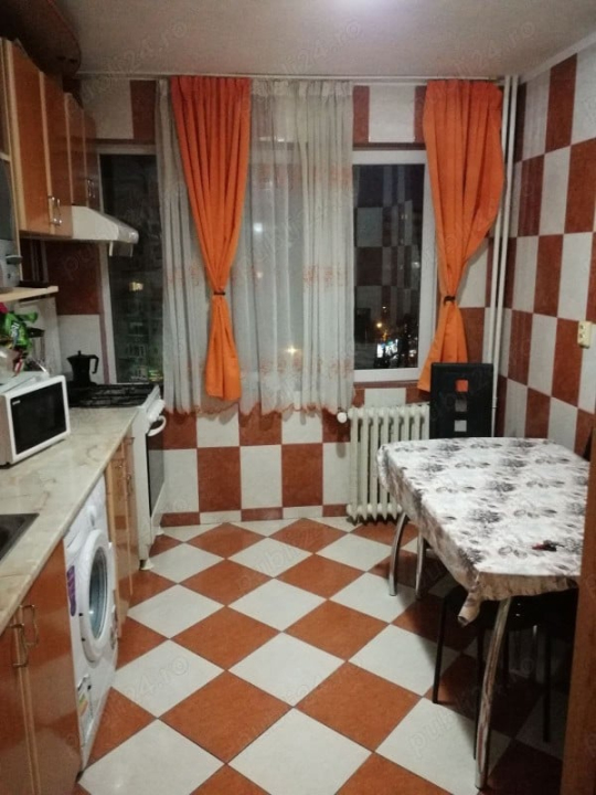 Apartament 3 camere de închiriat Militari Gorjului