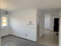 Vând apartament renovat 4 camere, zona Dambovita