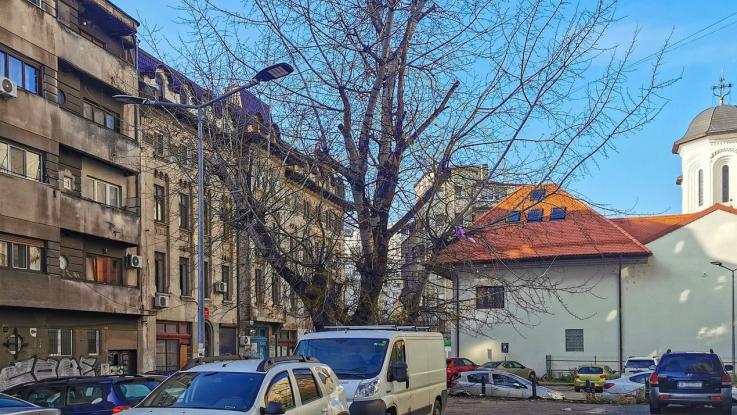 Apartament in bloc interbelic, 2 camere, 80 mp, pretabil AirBnb