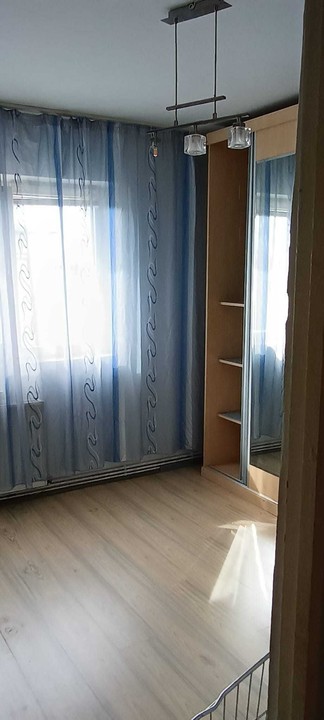 Apartament de 4 camere ( Cu Centrala)-Rahova-Margeanului-Comision 0%