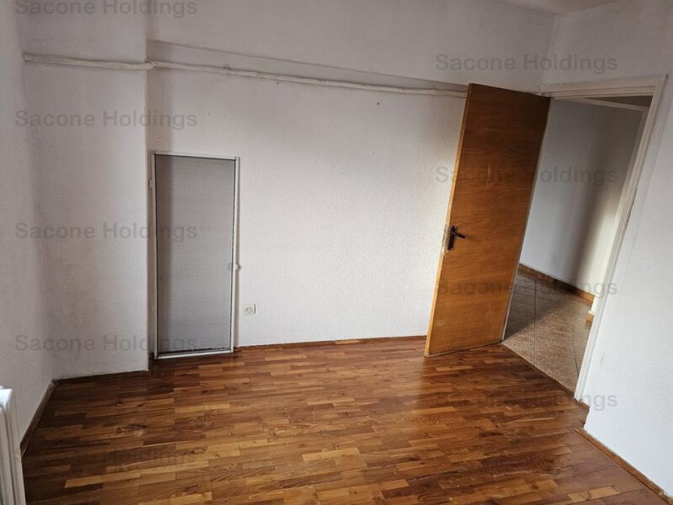 Apartament de 3 camere DECOMANDAT-Mihai Bravu 