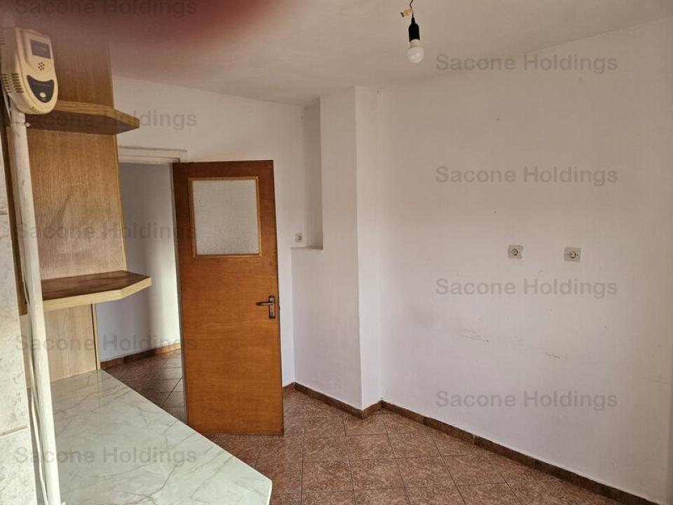 Apartament de 3 camere DECOMANDAT-Mihai Bravu 