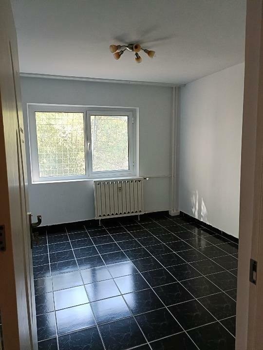 Apartament de 4 camere ( DECOMANDAT-VAD COMERCIAL )-Voronet-Decebal