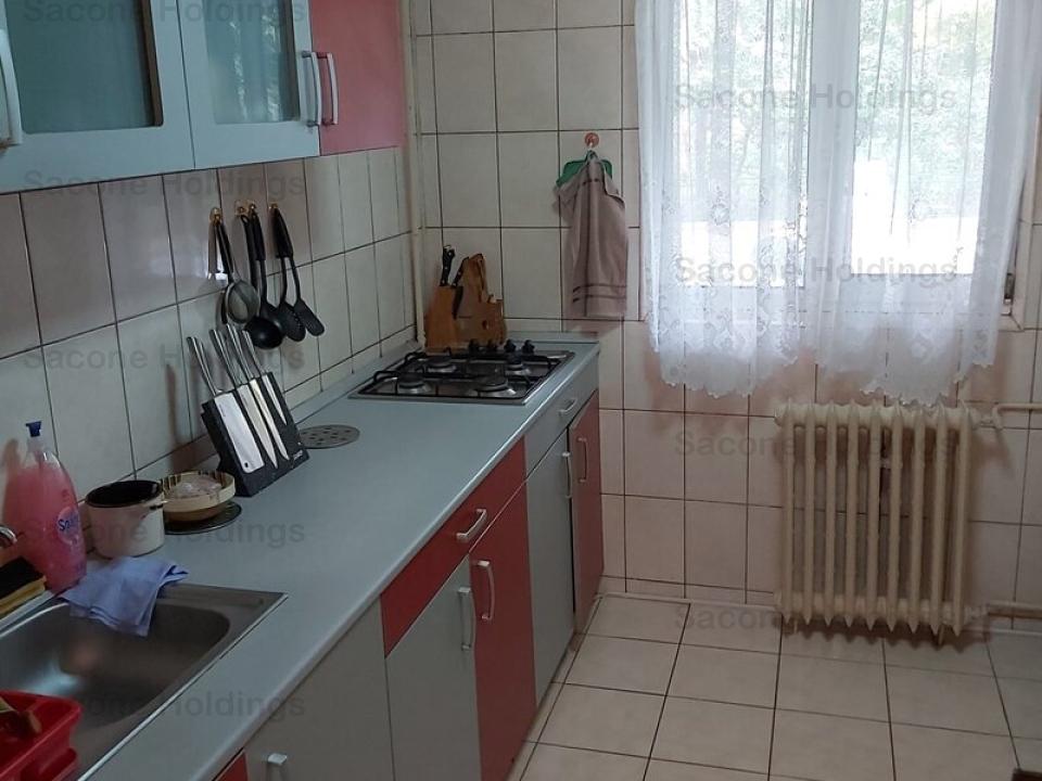 Apartament de 4 camere ( Bloc Reabilitat )-Petre Ispirescu-Rahova-Sebastian