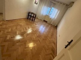 Apartament de 4 camere CU CENTRALA-Dristor