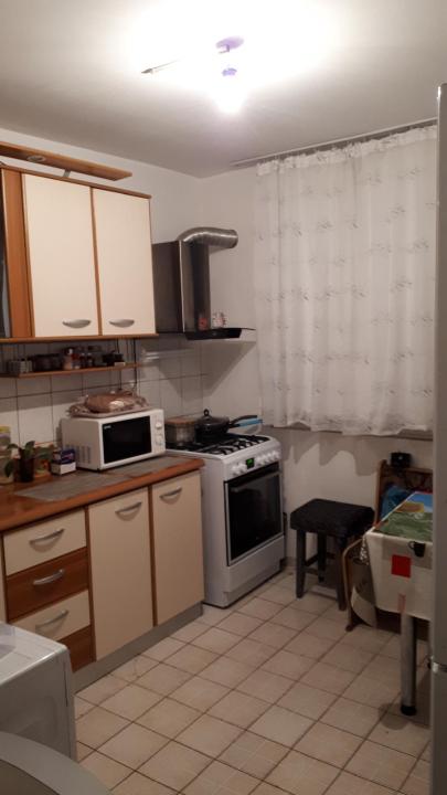 Apartament de 2 camere ( decomandat-reabilitat )-Rahova-Sebastian