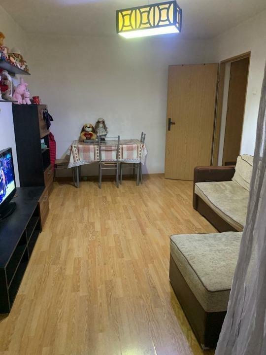 Apartament de Piata Resita ( DECOMANDAT )