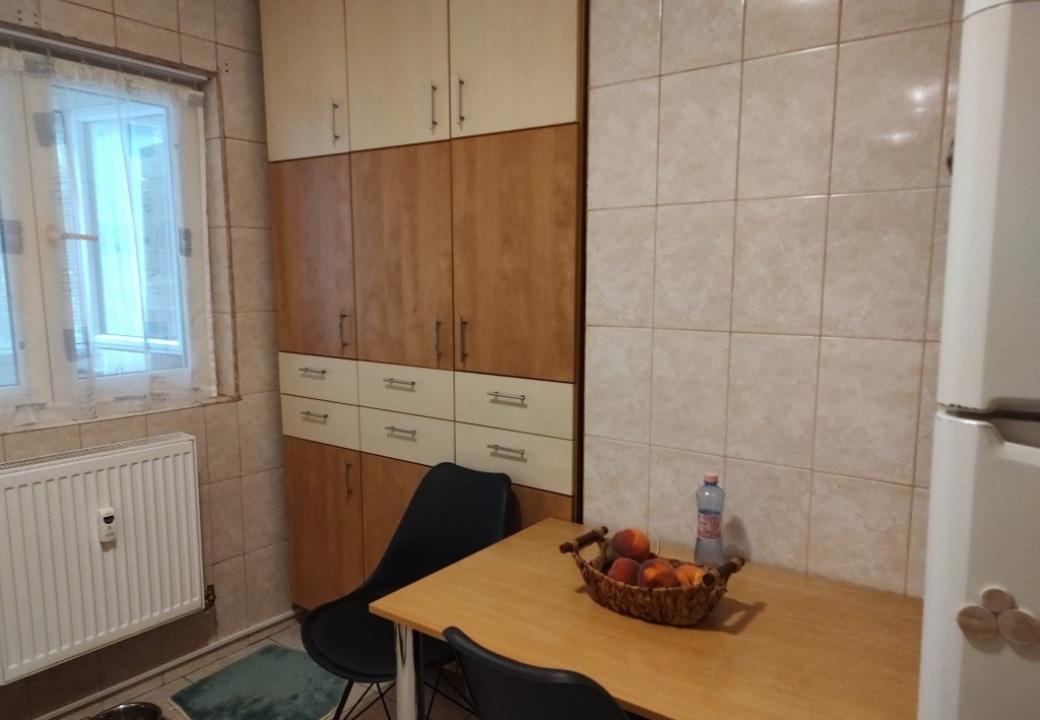 Apartament de 3 camere ( Et1-Decomandat ) -Rahova-Sebastian