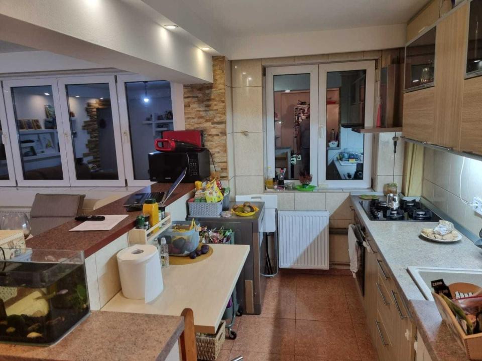 Apartament de 3 camere-Drumul Tabrei ( cu centrala )