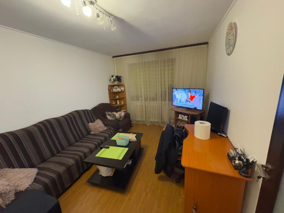 Apartament de 4 camere ( Bloc Reabilitat )-Petre Ispirescu-Rahova-Sebastian