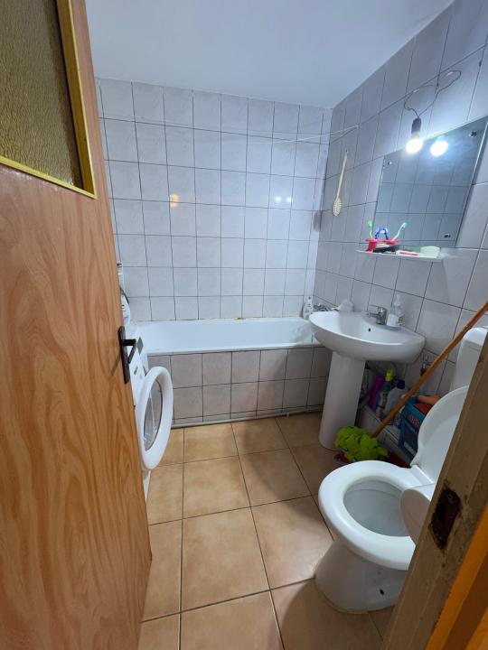 Apartament de 4 camere ( Bloc Reabilitat )-Petre Ispirescu-Rahova-Sebastian