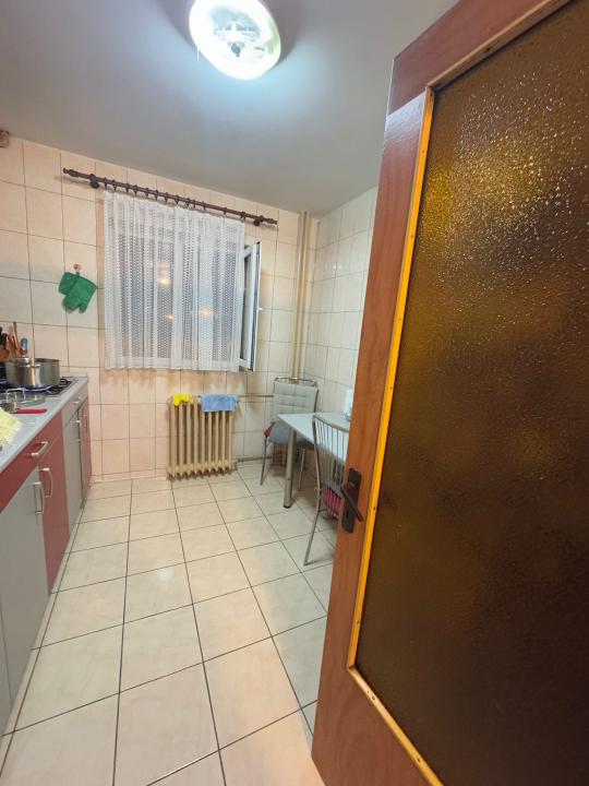 Apartament de 4 camere ( Bloc Reabilitat )-Petre Ispirescu-Rahova-Sebastian