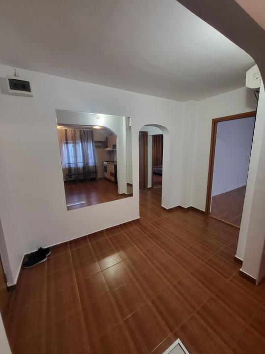 Apartament de 3 camere (150m Parc Sebastian )