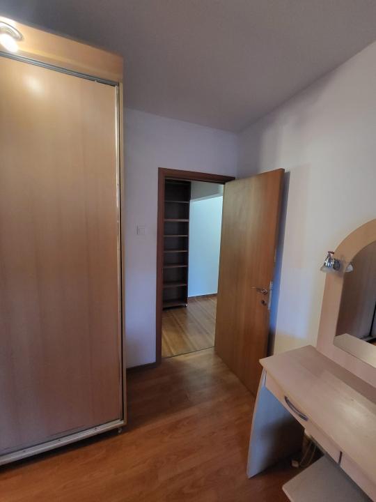 Apartament de 3 camere (150m Parc Sebastian )