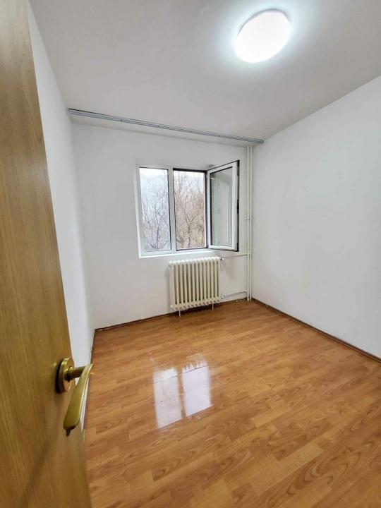 Apartament de 3 camere cf2-Brancoveanu-Huedin