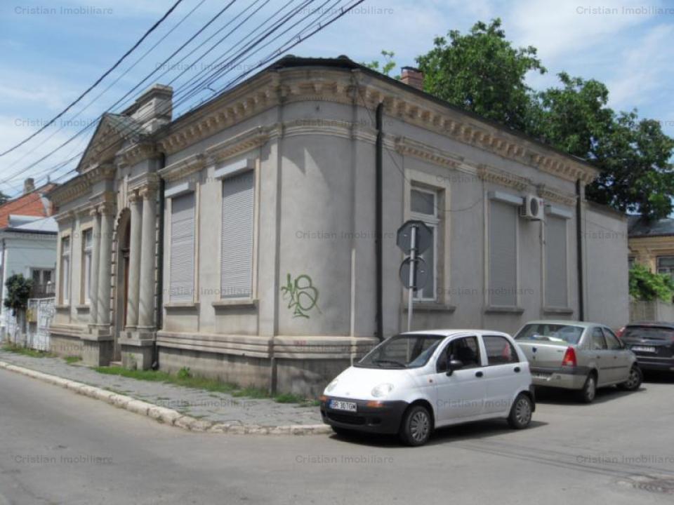  Casa Boiereasca D+P+M pozitie excelenta pe colt zona Centru Istoric