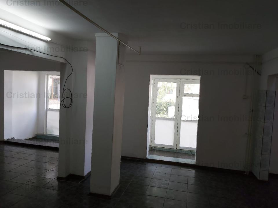  Spatiu comercial 75mp PE COLT 3 camere  zona Progresu-Vidin