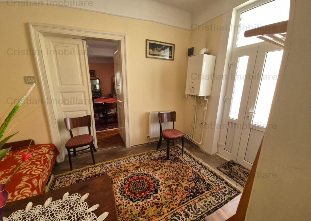 Casa, zona Ultracentral, caramida, 3 camere, decomandata ID 16085