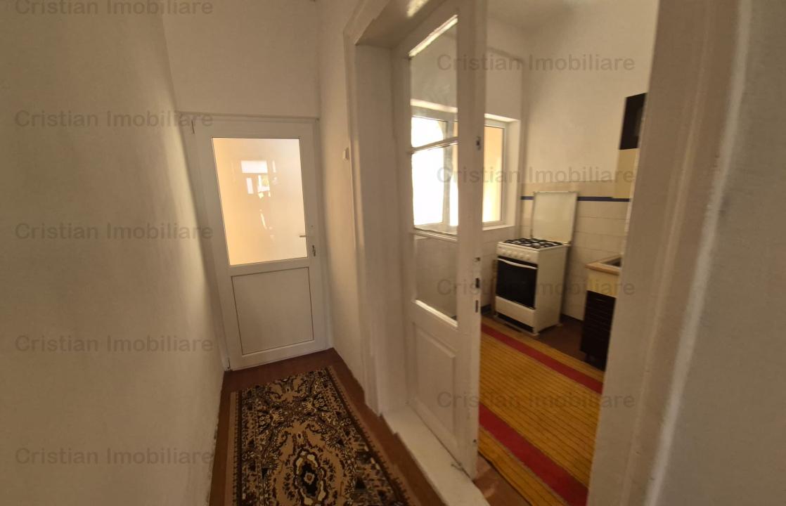 Casa, zona Ultracentral, caramida, 3 camere, decomandata ID 16085