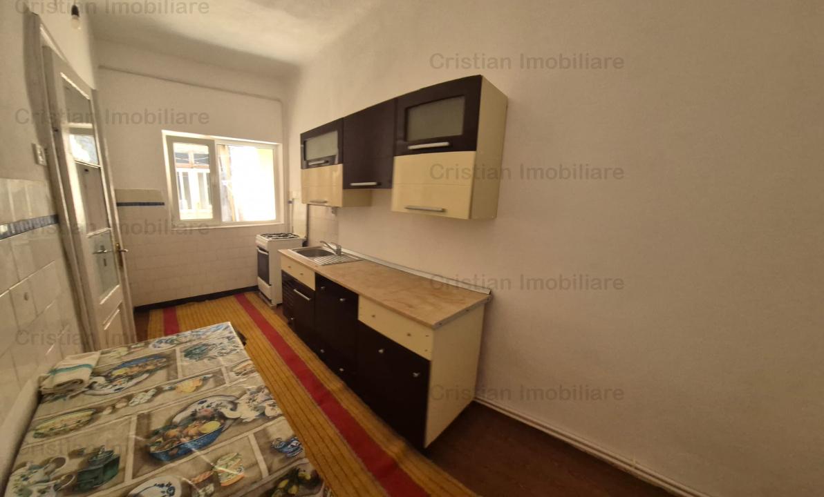 Casa, zona Ultracentral, caramida, 3 camere, decomandata ID 16085