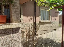 Casa BUNA din boltari teren 256 mp constructie 80 mp Chercea 