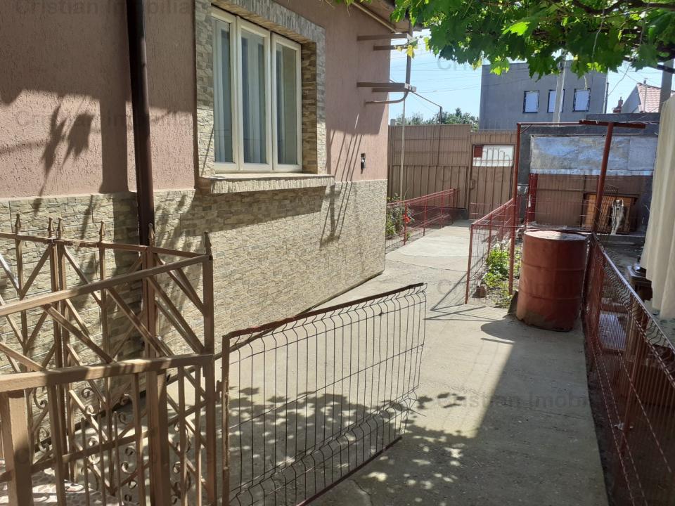 Casa BUNA din boltari teren 256 mp constructie 80 mp Chercea 